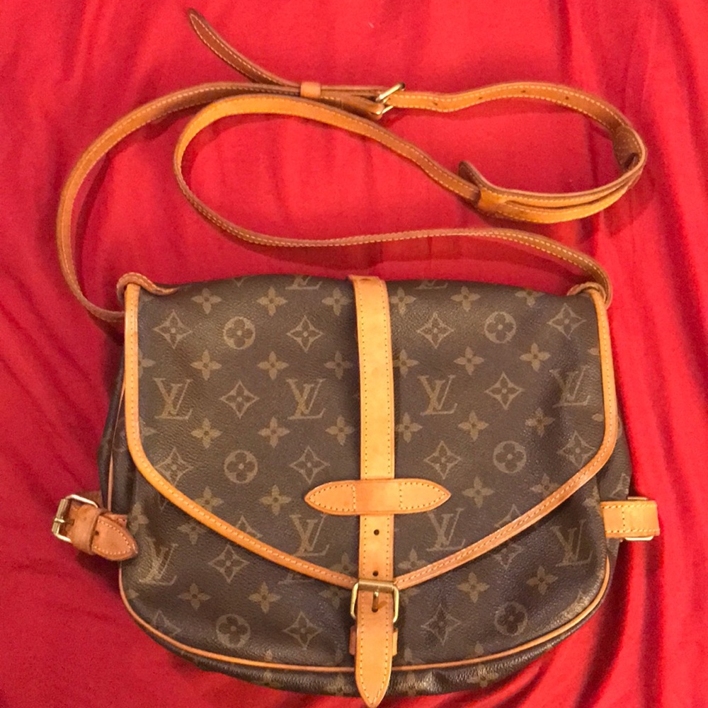 Louis Vuitton Saumur 30